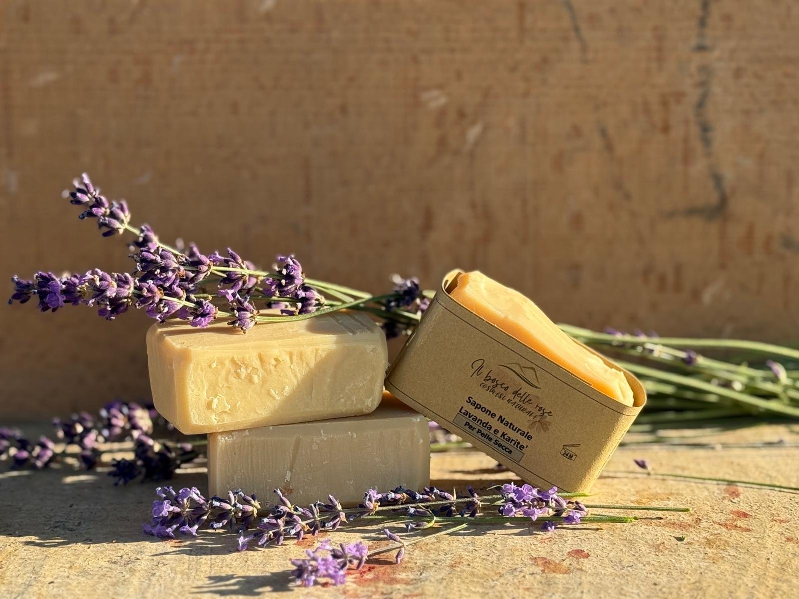 SAPONE NATURALE LAVANDA E KARITE’