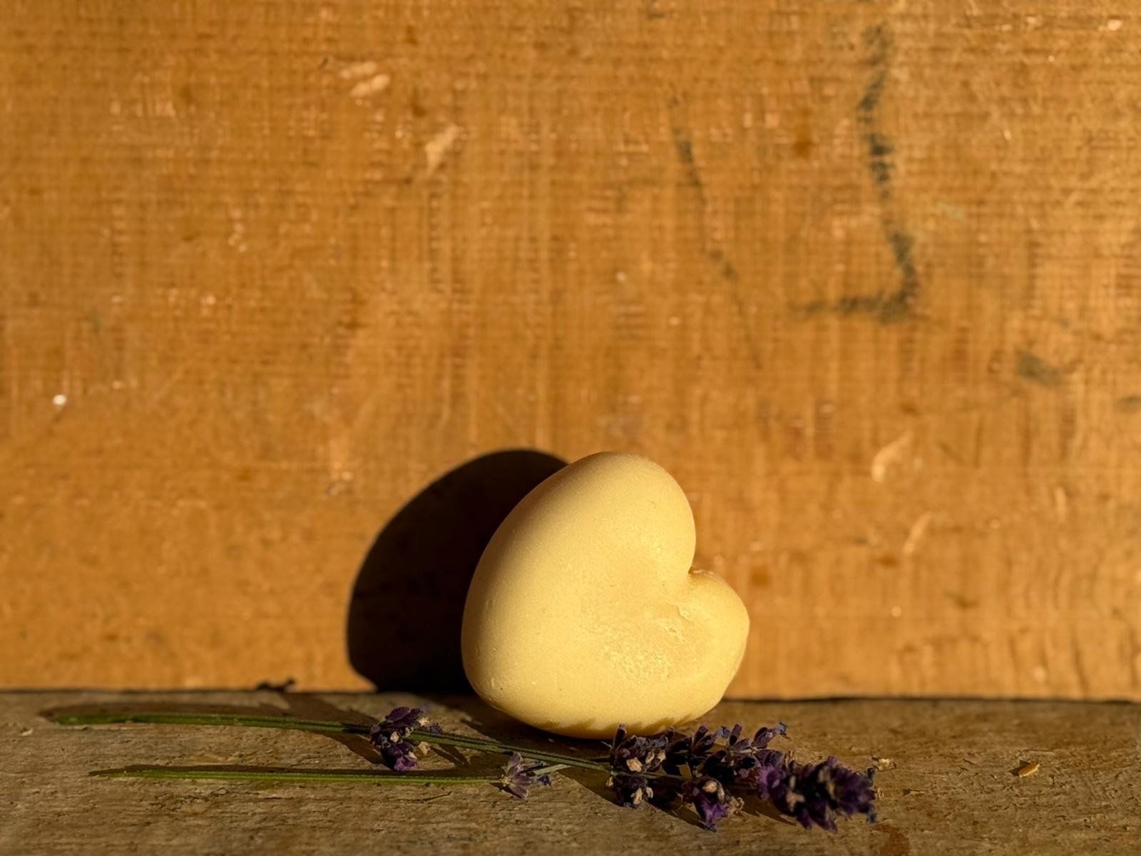 SAPONE NATURALE LAVANDA E KARITE’ - immagine 3